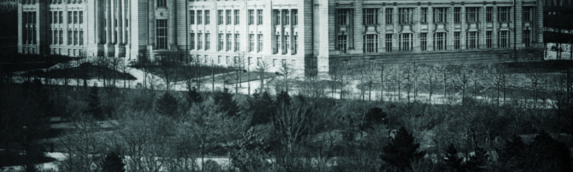 Black and white photograph of a very large and grandiose museum building