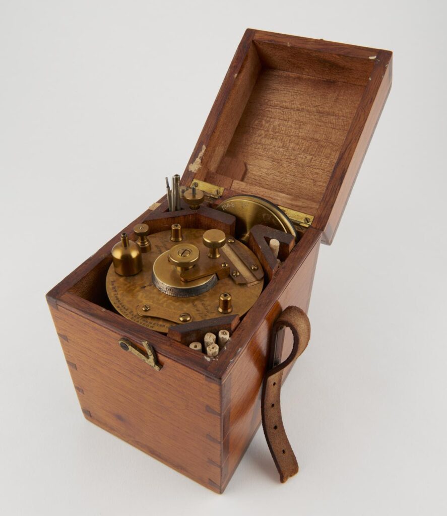 Photograph of a Thomson portable electrometer by James White Glasgow