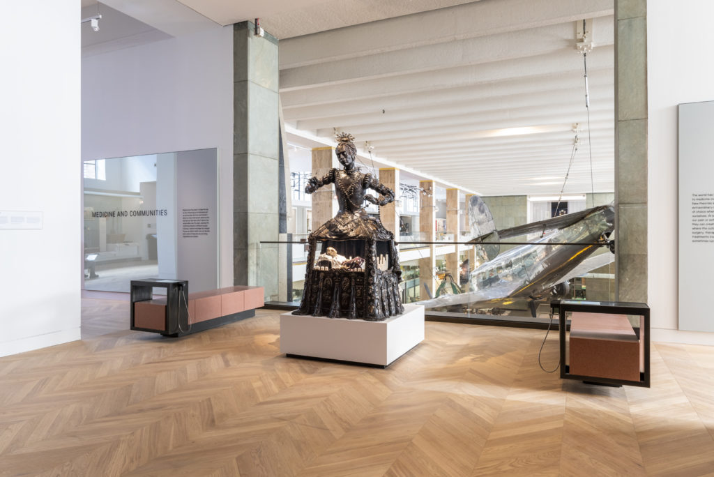 Colour photograph of the Santa Medicina sculpture