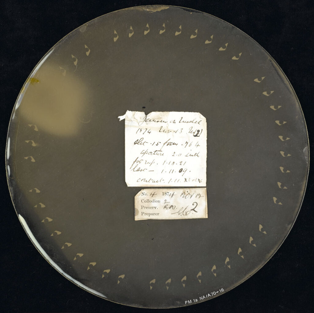 Colour photograph of a Janssen test plate